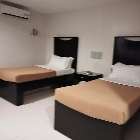 סוריגאו Annex Hotel Tavern מראה חיצוני תמונה